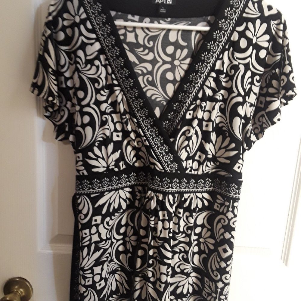 Apt 9 short sleeve top Size large
